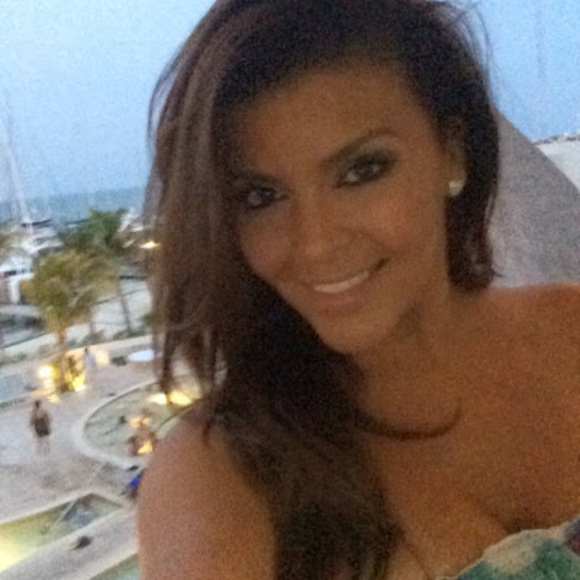 Meet your Posher, Lauren - Picture 1 of 1